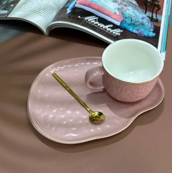 Чашка з блюдцем і ложкою Olens "Добрий ранок", 150 мл, рожева Зображення 3
