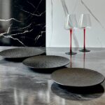 Тарілка Olens "Чорний обеліск" 26*3 см