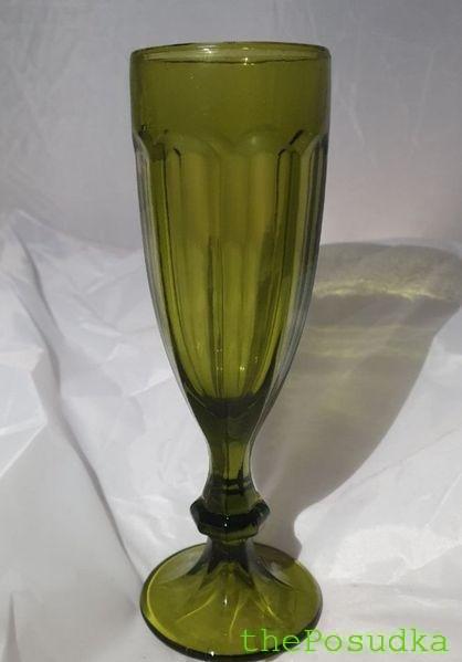 Келих для шампанського Olens "Відень" 180 мл, зелений Зображення 1 – thePosudka Келих для шампанського Olens "Відень" 180 мл, зелений