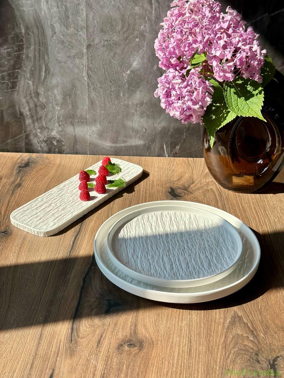 Тарілка з бортиком "Білий обеліск", 25 см Зображення 2 – thePosudka Тарілка з бортиком "Білий обеліск", 25 см - Зображення 2