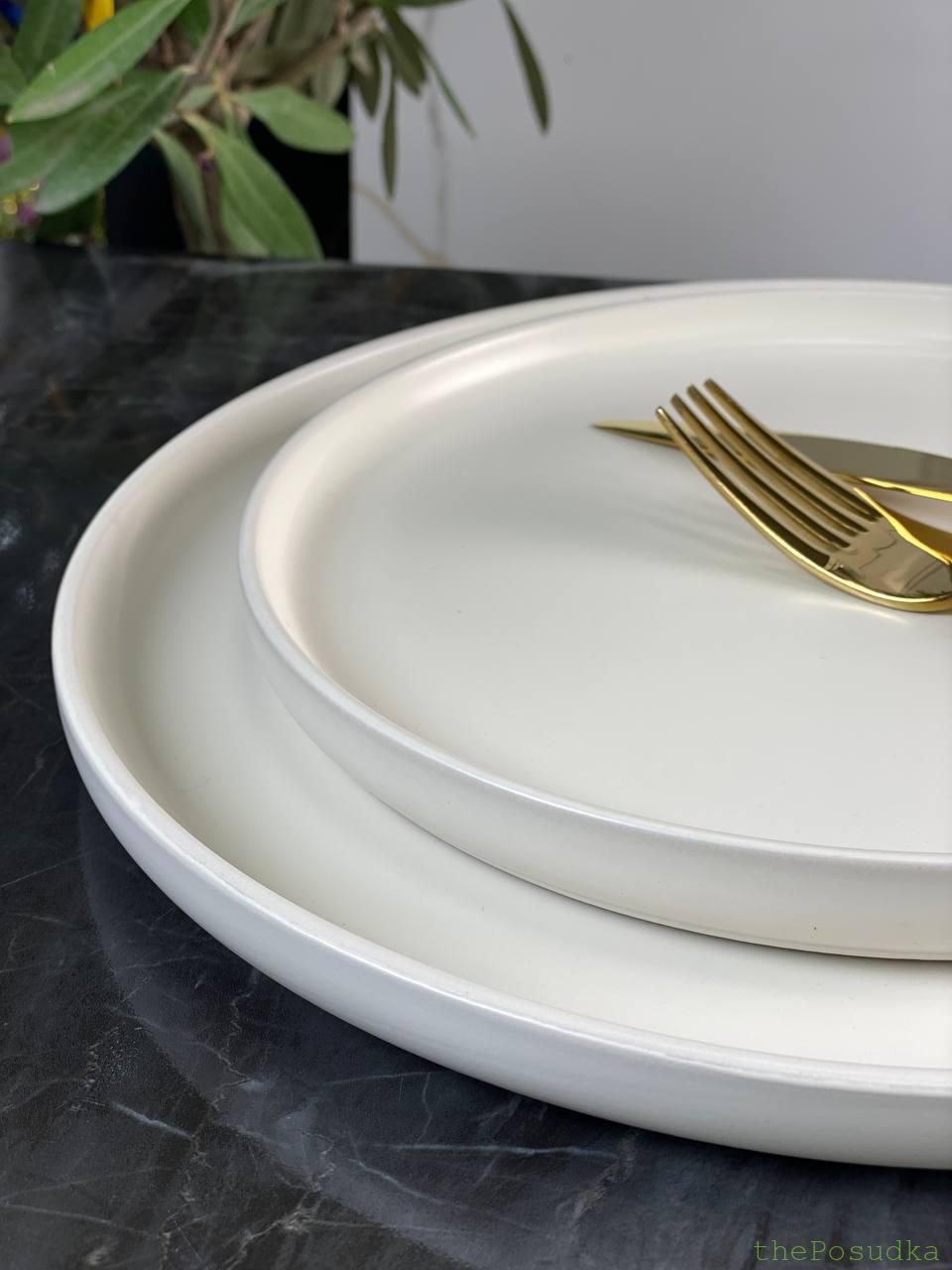 Тарілка підставна кругла з бортиками 20 см біла плоска матова "Тартер" Зображення 3 – thePosudka Тарілка підставна кругла з бортиками 20 см біла плоска матова "Тартер" - Зображення 3