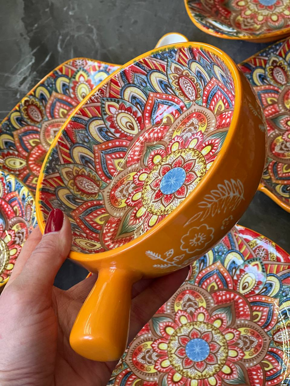 Салатник з ручкою 20,5*15,5 см "Мальований", 500 мл Зображення 3 – thePosudka Салатник з ручкою 20,5*15,5 см "Мальований", 500 мл - Зображення 3