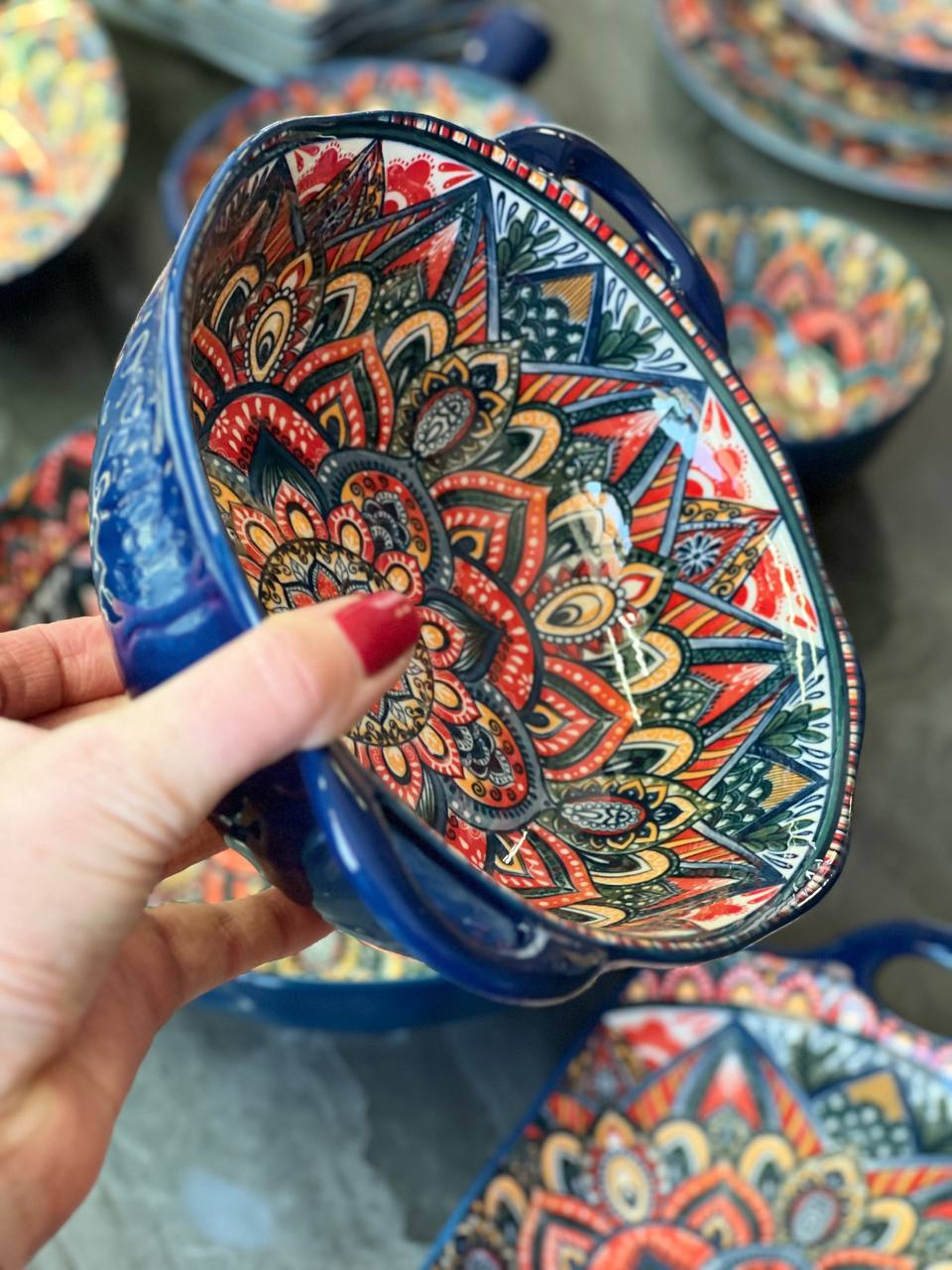 Салатник з ручками 24,5*19*7 см "Мальована", 1100 мл Зображення 7 – thePosudka Салатник з ручками 24,5*19*7 см "Мальована", 1100 мл - Зображення 7