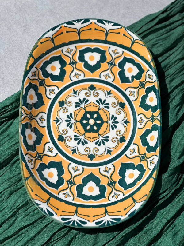 Тарілка овальна "Тригір'я" Оранж, 28 * 18,5 см