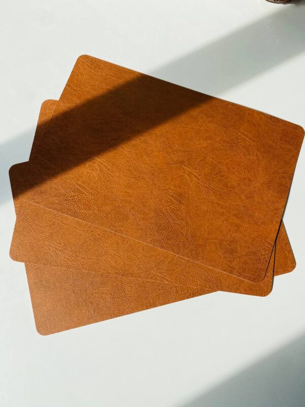 Підтарільник Olens "Leather" коричневий, 45х30 см