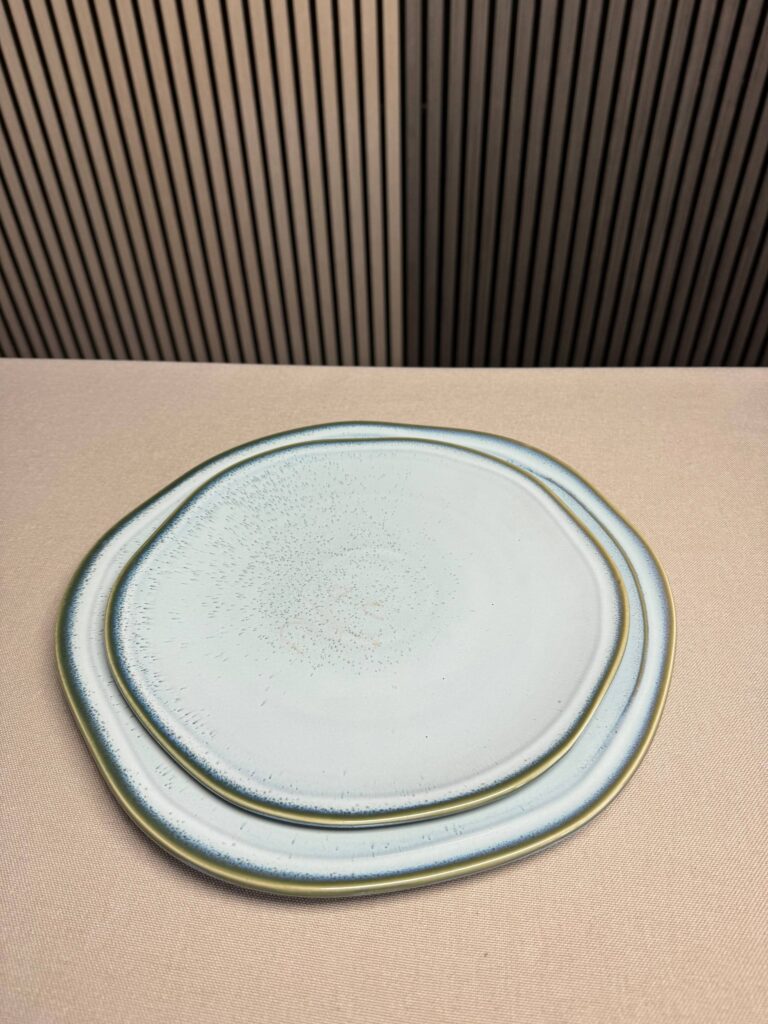 Тарілка "Атол" бірюзова, 25*2,5 см / 30*3 см Зображення 302 – thePosudka Тарілка "Атол" бірюзова, 25*2,5 см / 30*3 см Зображення 301 – thePosudka